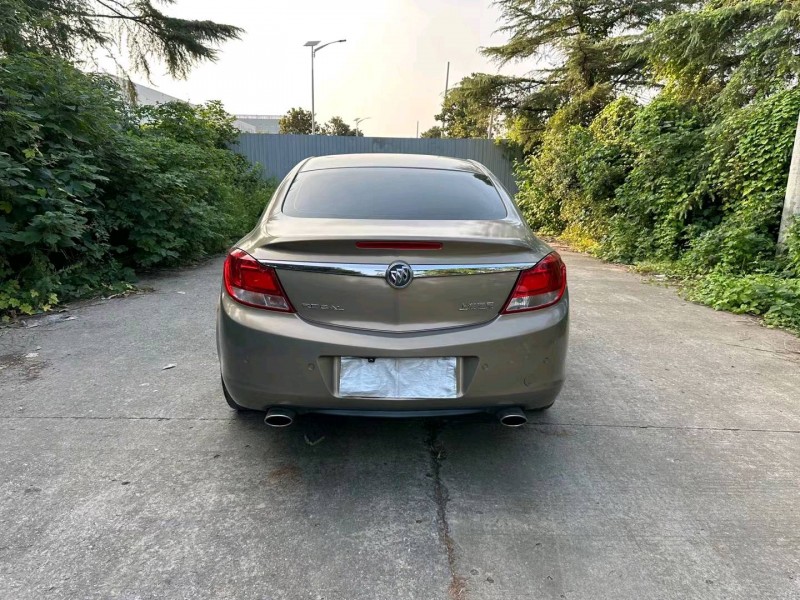 徐州12年别克君威9