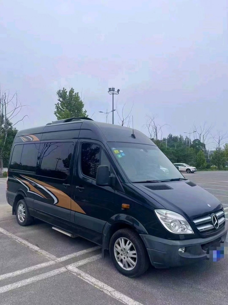 邯郸13年奔驰斯宾特1