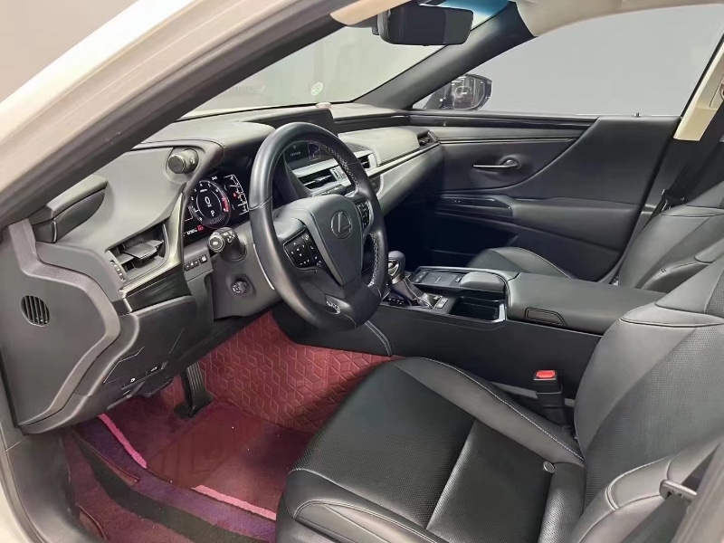 成都20年雷克萨斯ES4