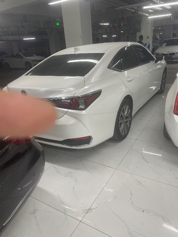 成都20年雷克萨斯ES6