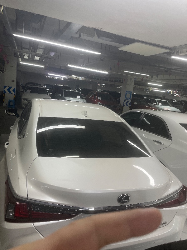 成都20年雷克萨斯ES7