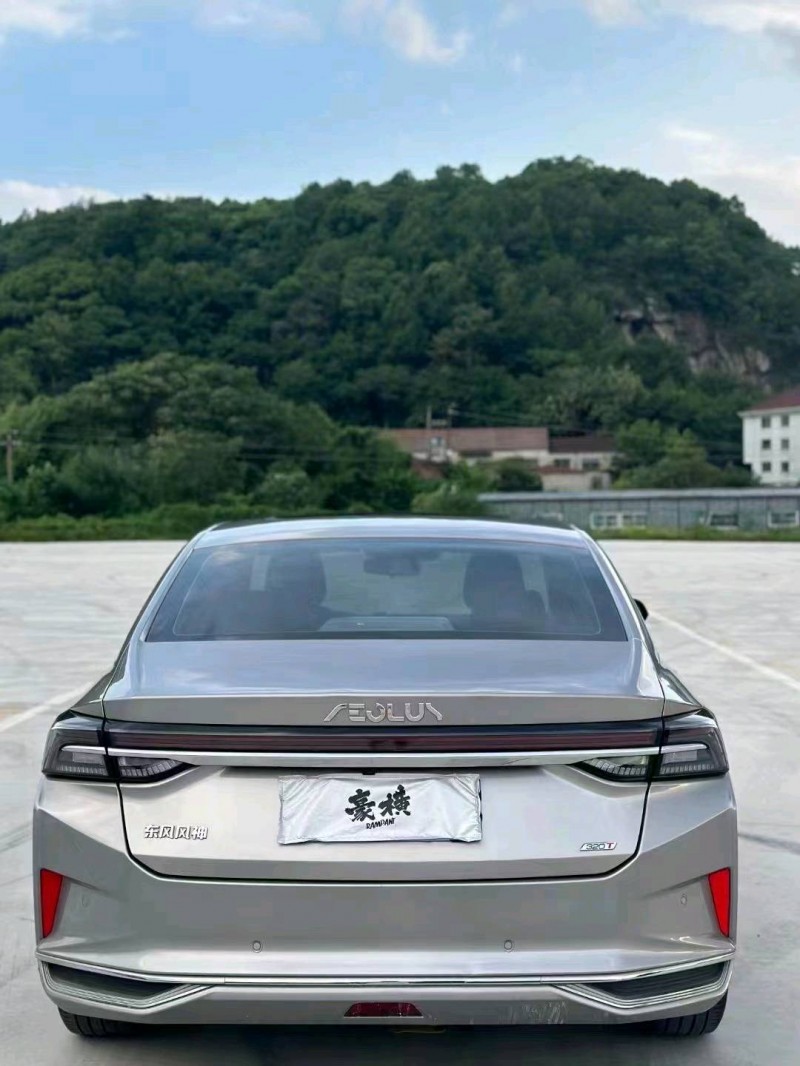 嘉兴22年东风奕炫8