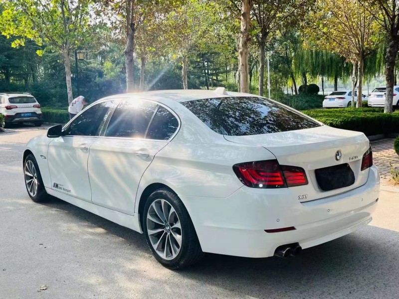 济宁11年宝马5系5