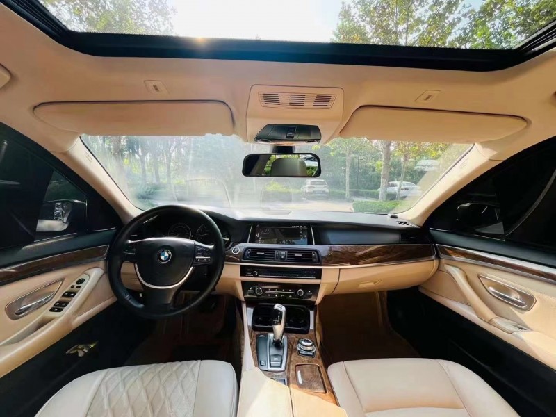 济宁11年宝马5系6