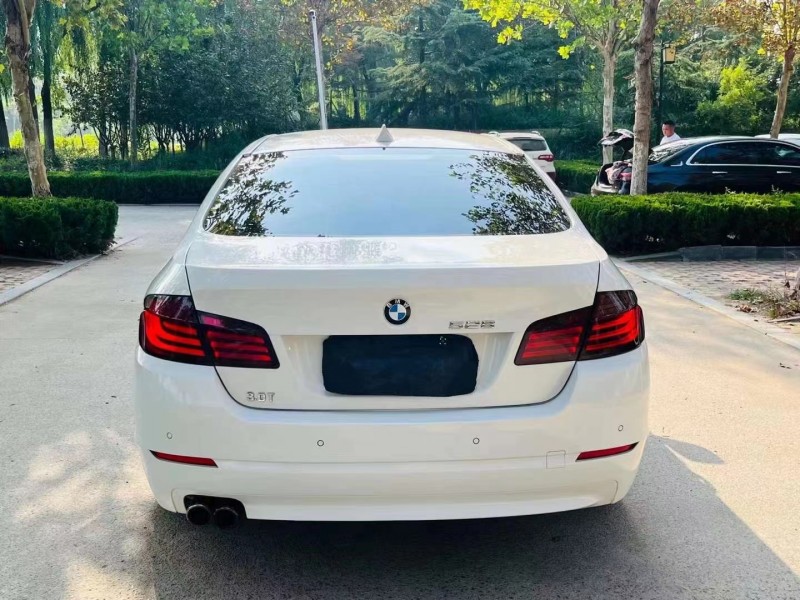 济宁11年宝马5系9