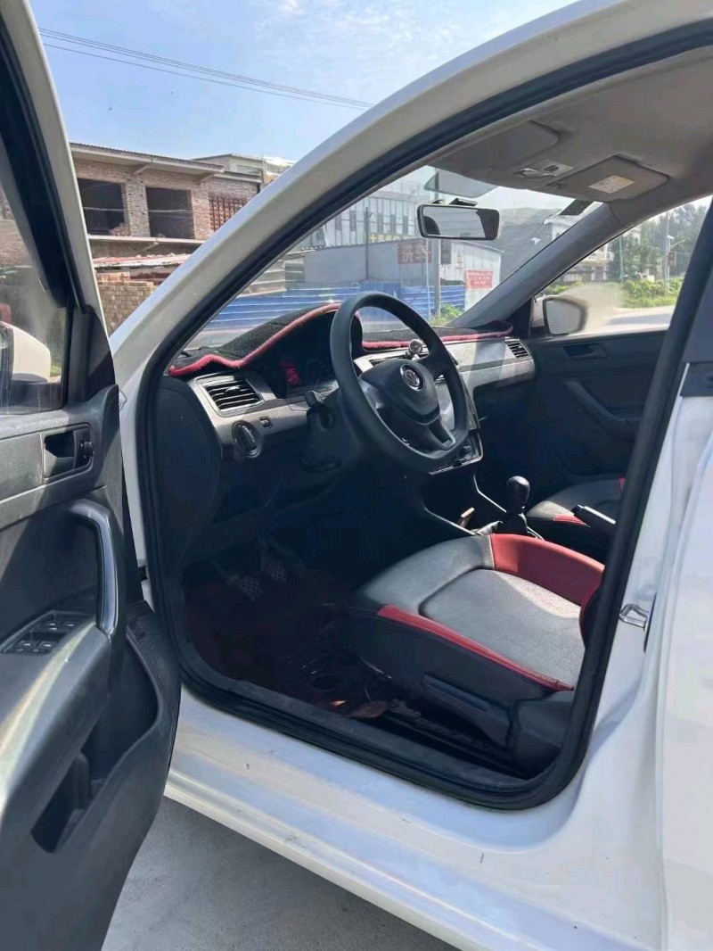 邯郸18年大众桑塔纳5