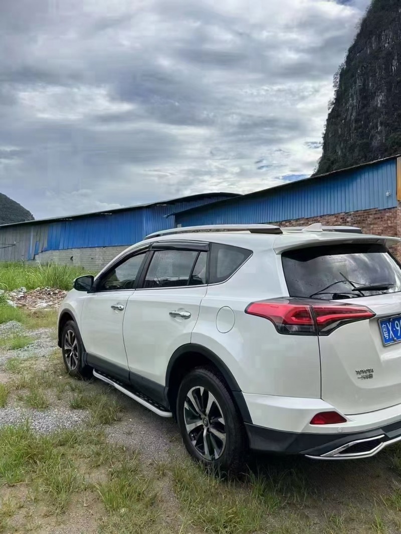桂林17年豐田RAV45