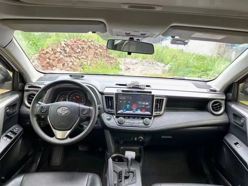 桂林17年豐田RAV47