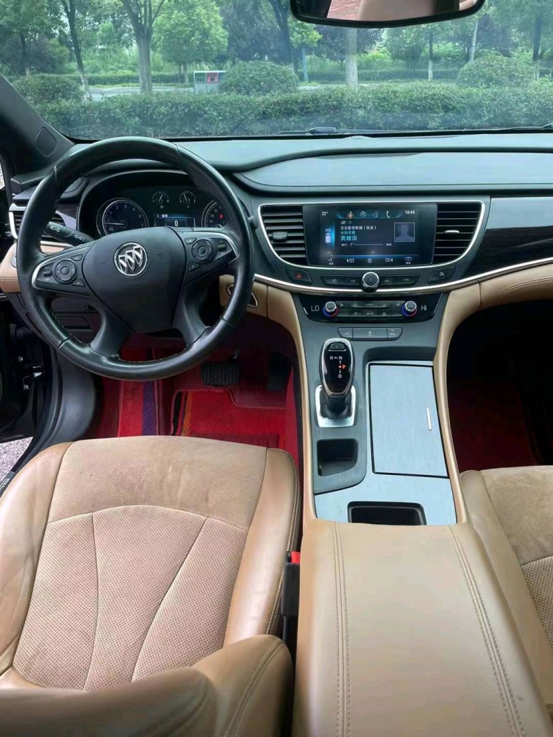 苏州19年别克君越4