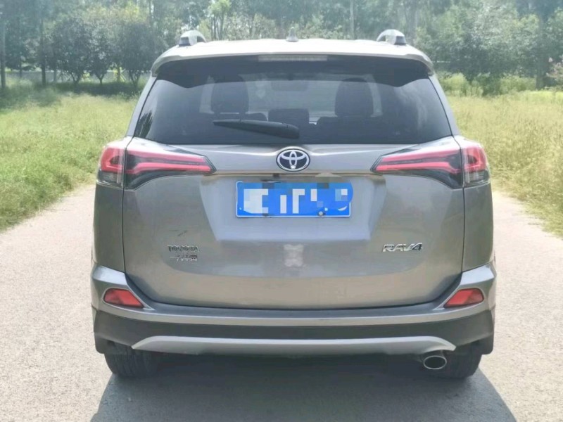 淄博18年丰田RAV4荣放8