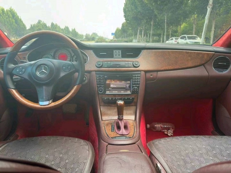 东营11年奔驰CLS5