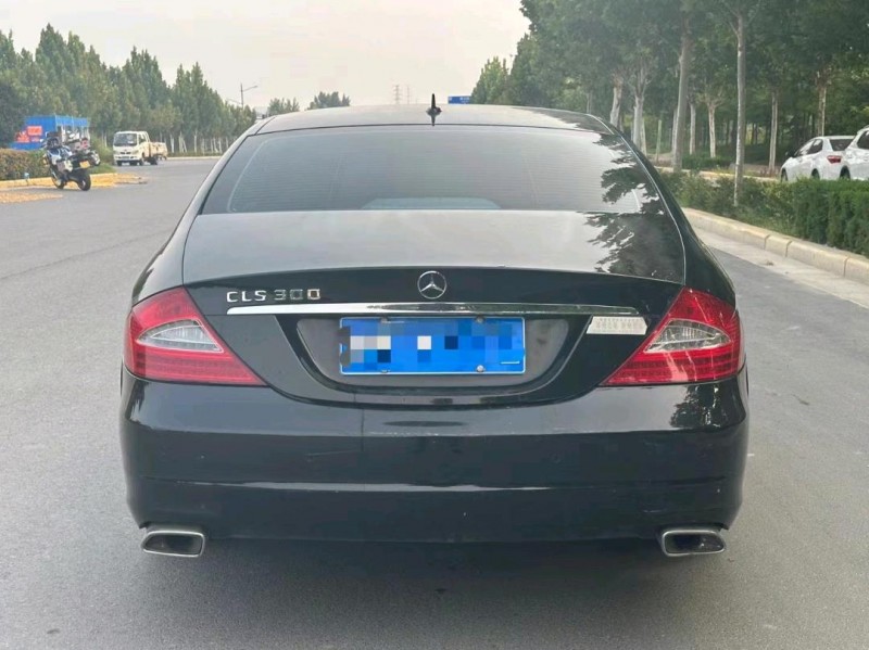 东营11年奔驰CLS7