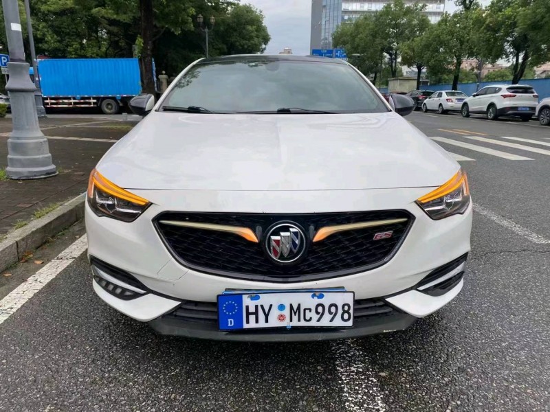 珠海17年别克君威1