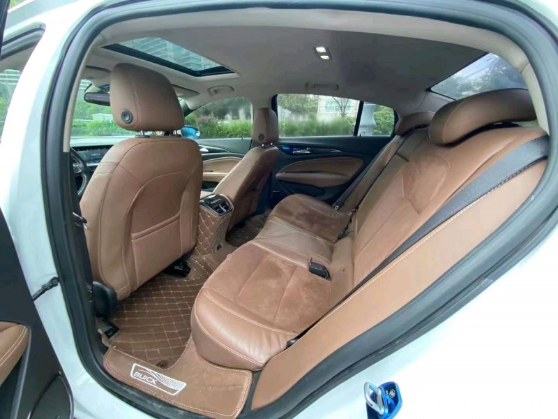 珠海17年别克君威8