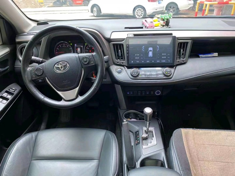 汕头19年丰田RAV4荣放6