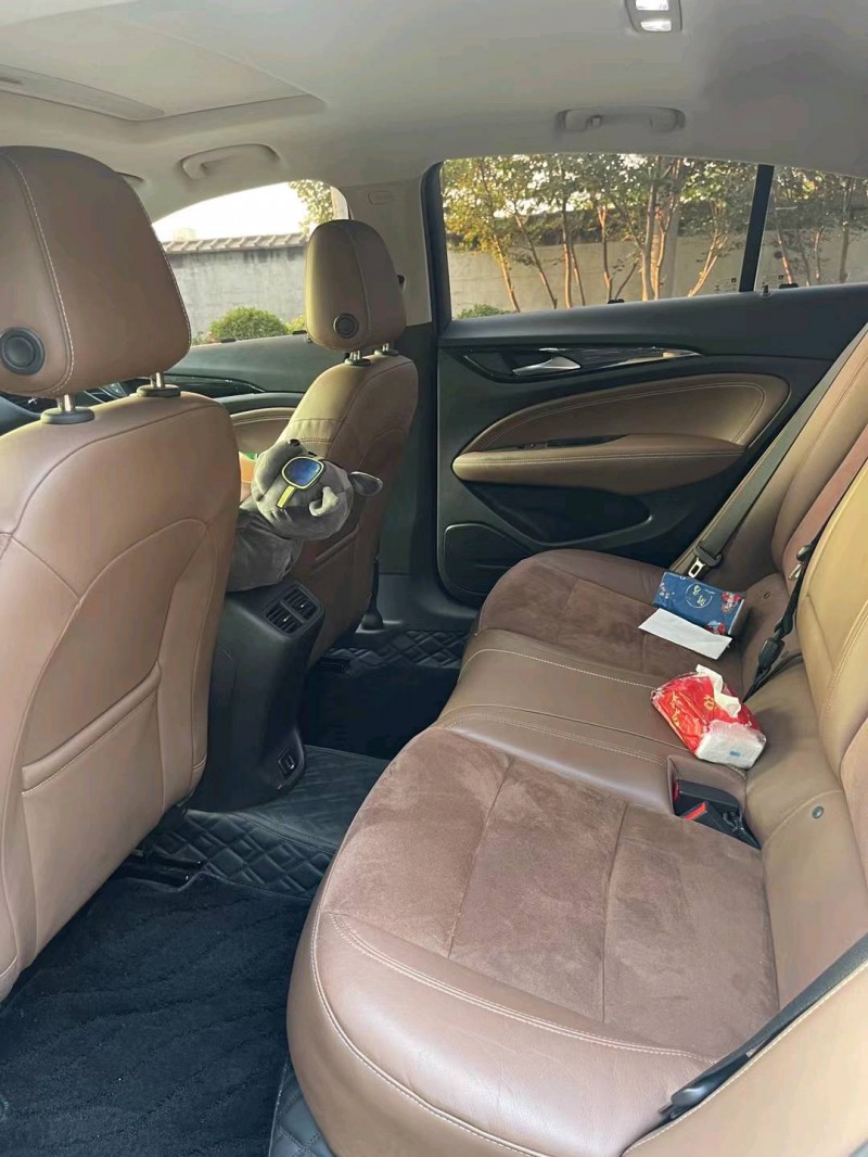 徐州17年别克君威5