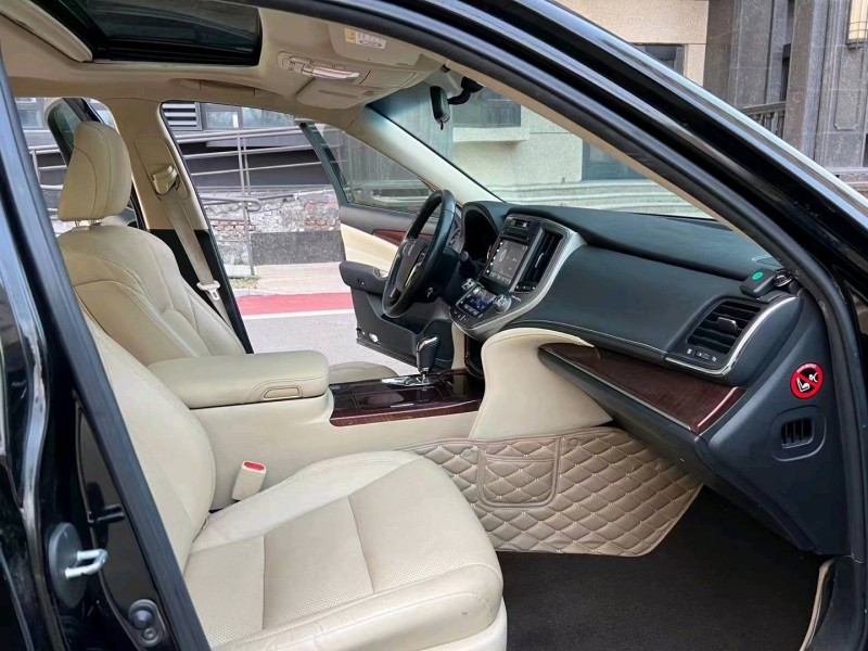 廊坊17年丰田皇冠8