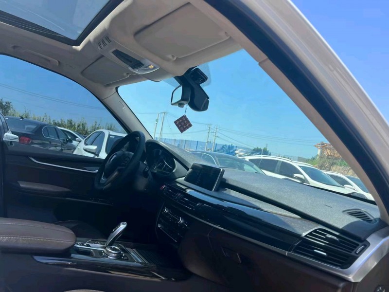 济南15年宝马X56