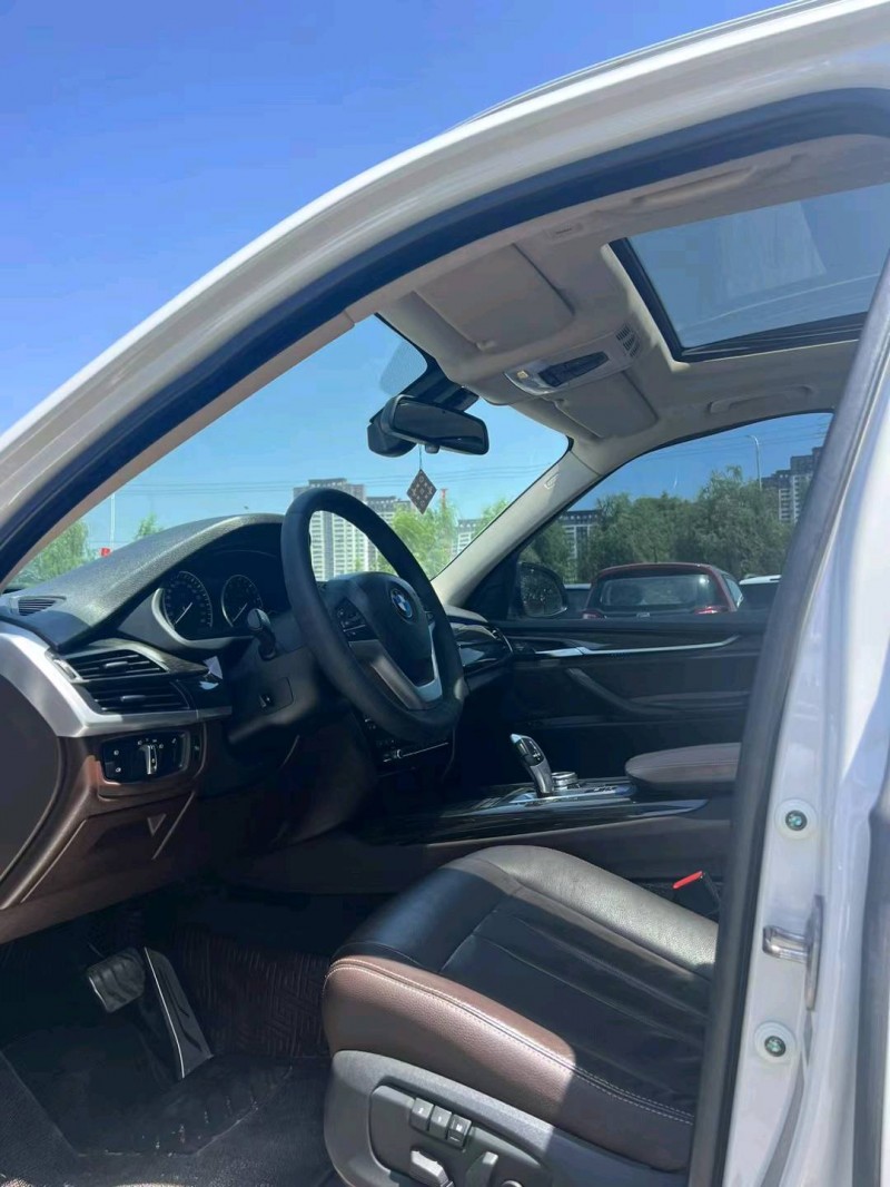 济南15年宝马X57