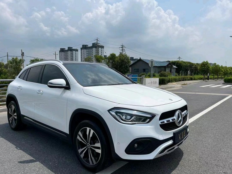 盐城22年奔驰GLA3