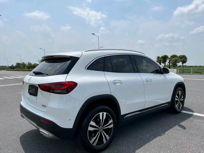 盐城22年奔驰GLA9