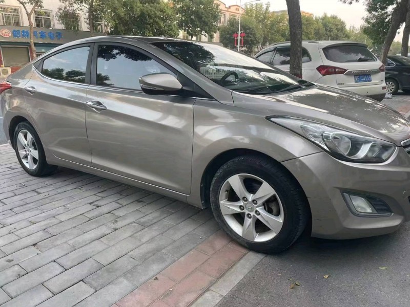 保定14年现代朗动2