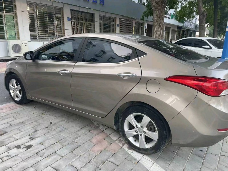 保定14年现代朗动4