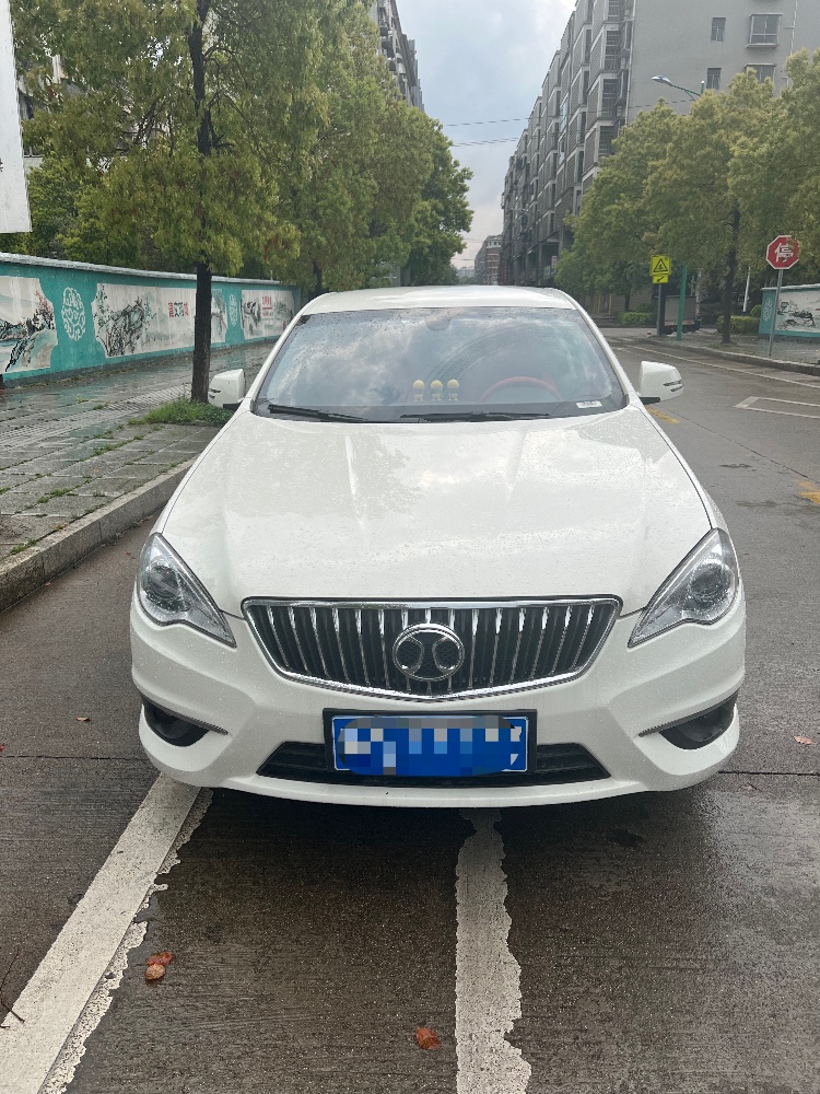 婁底19年北汽紳寶D701