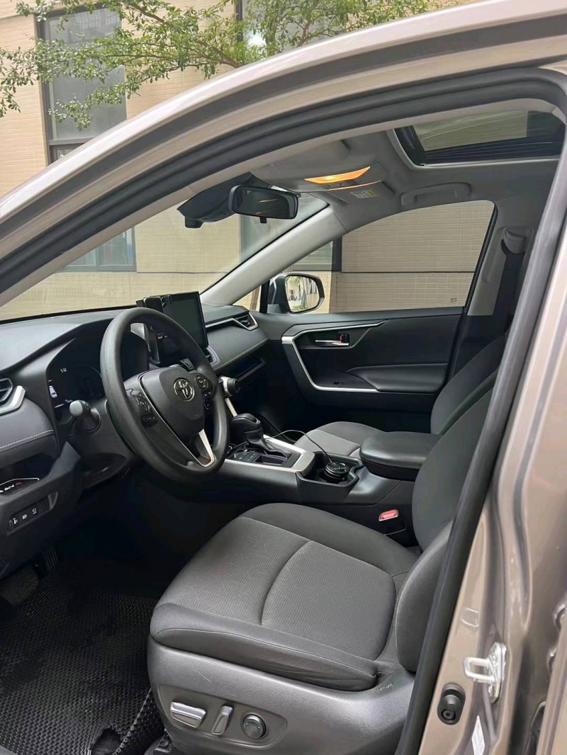 佛山22年丰田RAV45