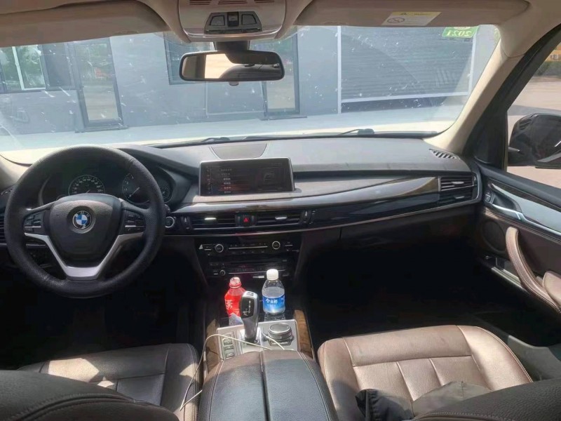 济南17年宝马X54