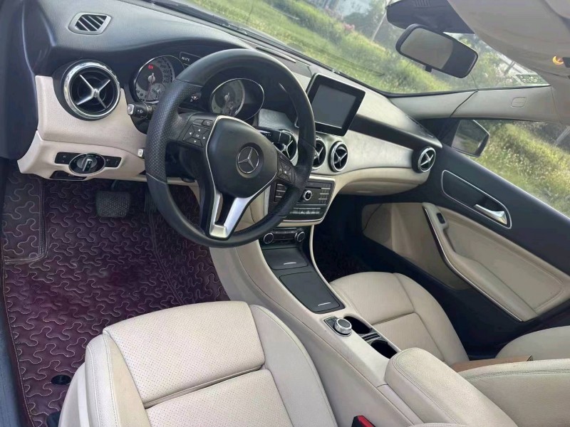 济南16年奔驰GLA5