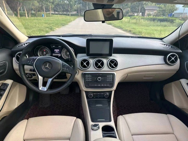 济南16年奔驰GLA6