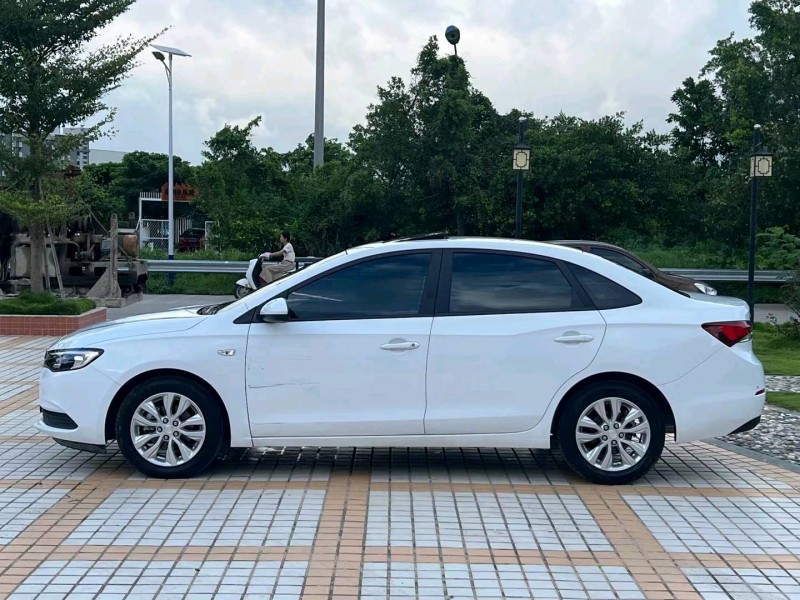 汕头22年别克英朗3