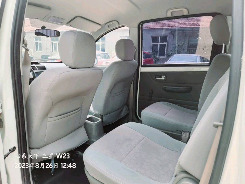 青岛16年北汽威旺M207