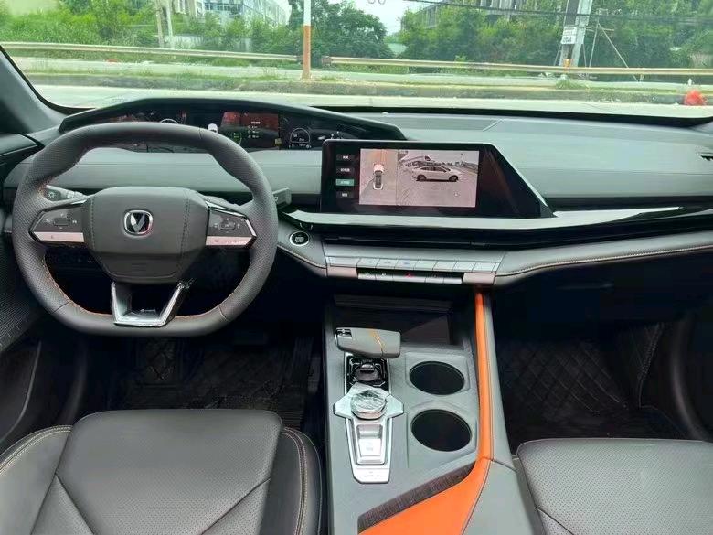 秦皇島23年長安汽車UNI-V7