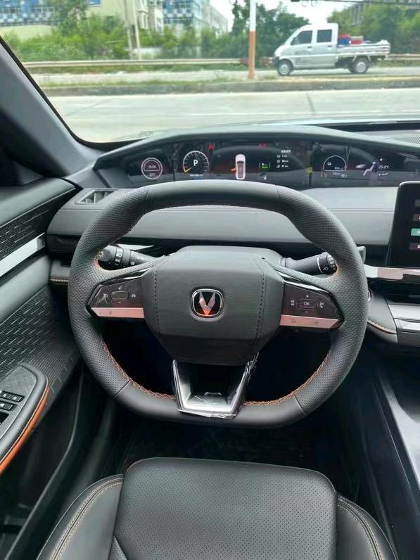 秦皇島23年長安汽車UNI-V9