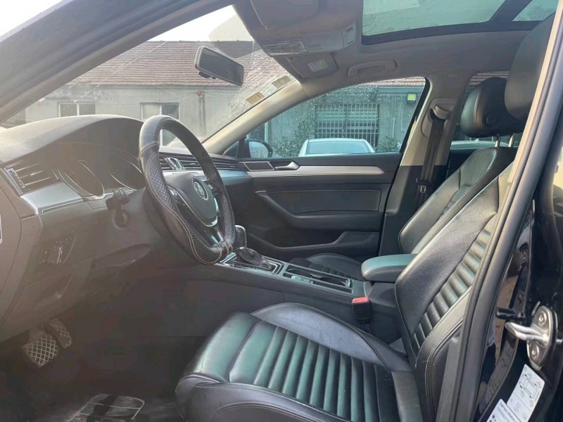 济南17年大众迈腾5