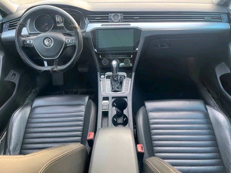 济南17年大众迈腾9