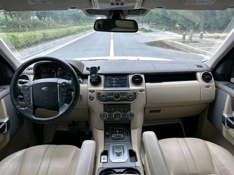 广州14年路虎发现6