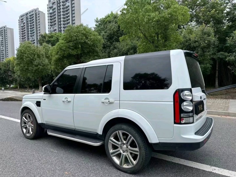 广州14年路虎发现8