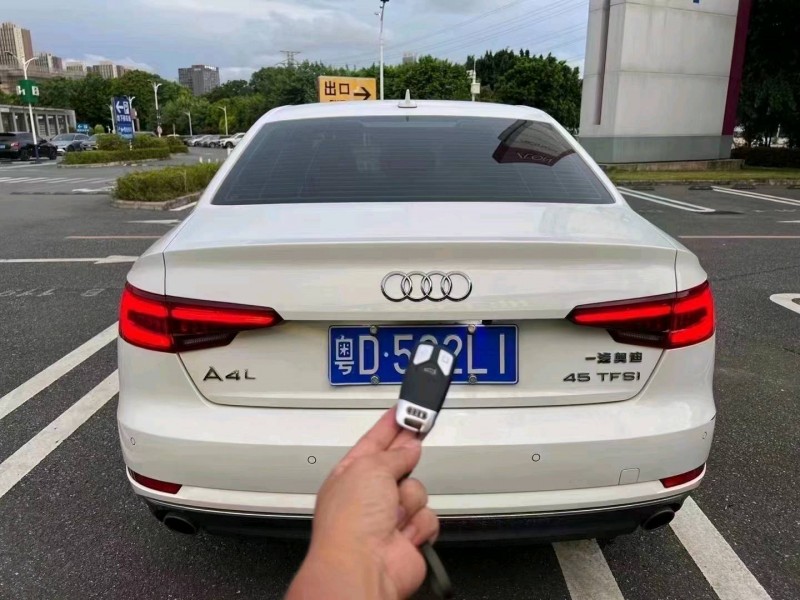广州19年奥迪A4L8