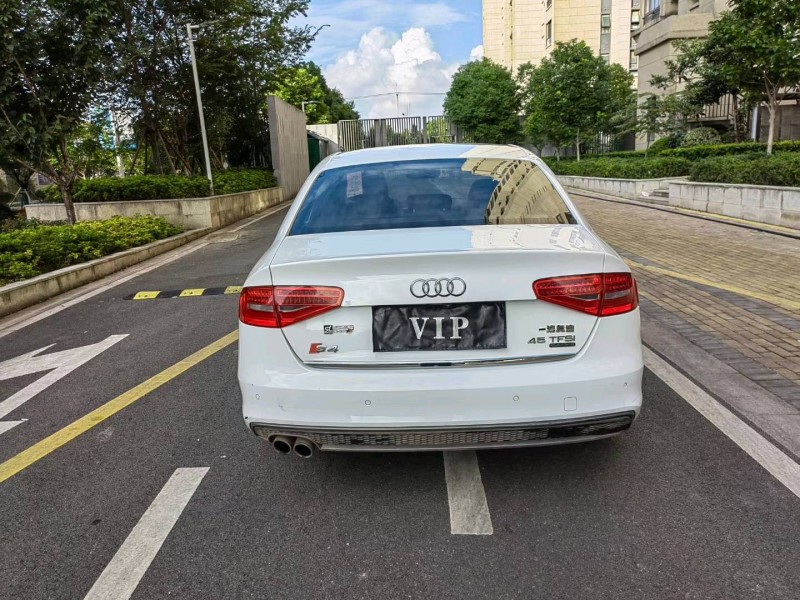 苏州16年奥迪A4L9