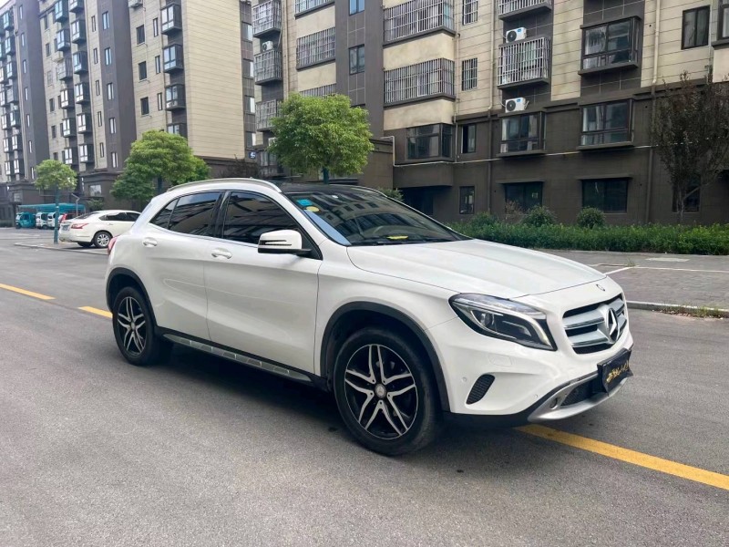 徐州16年奔驰GLA3