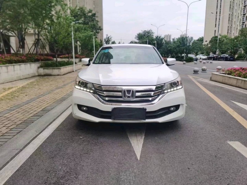 苏州15年本田雅阁1