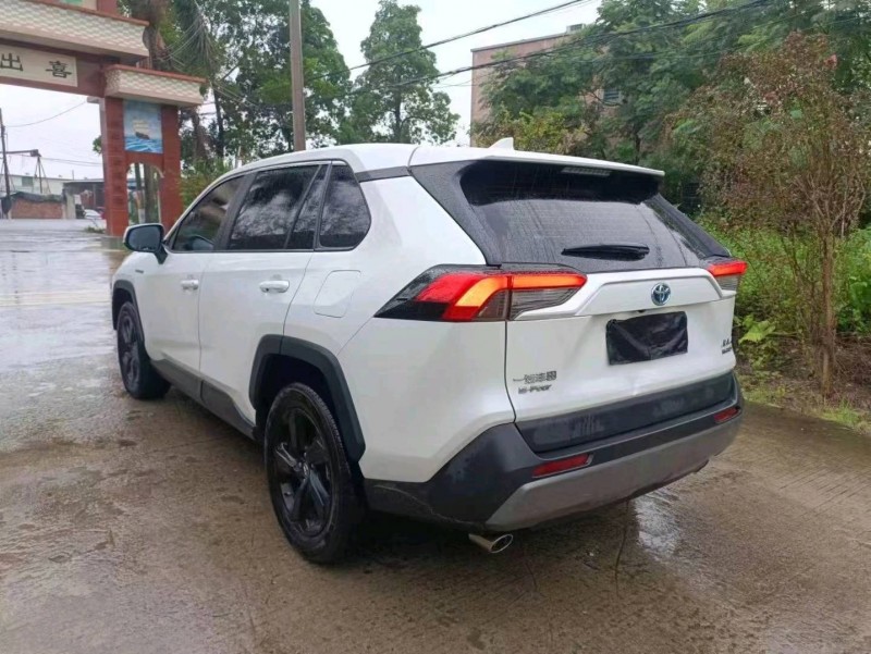 珠海21年丰田RAV4荣放4