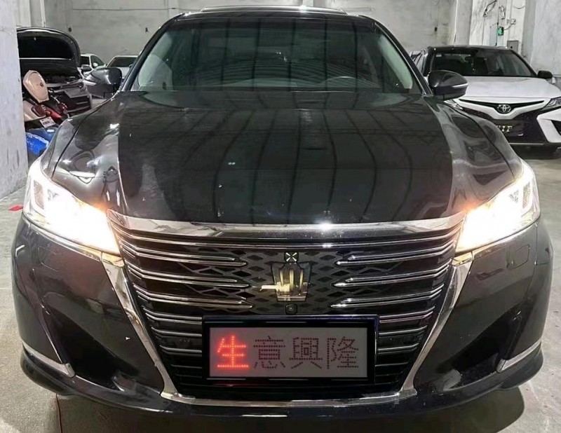 珠海19年丰田皇冠1