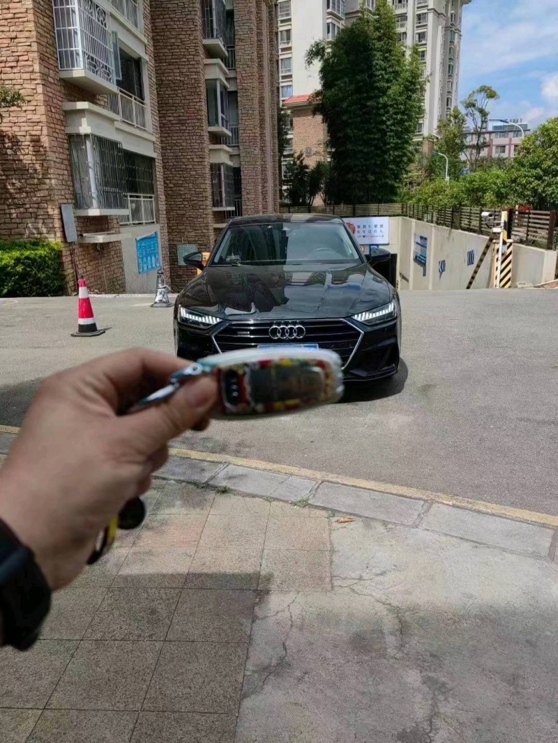 昆明20年奧迪A7L1