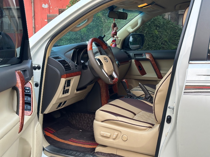 郑州15年丰田普拉多9