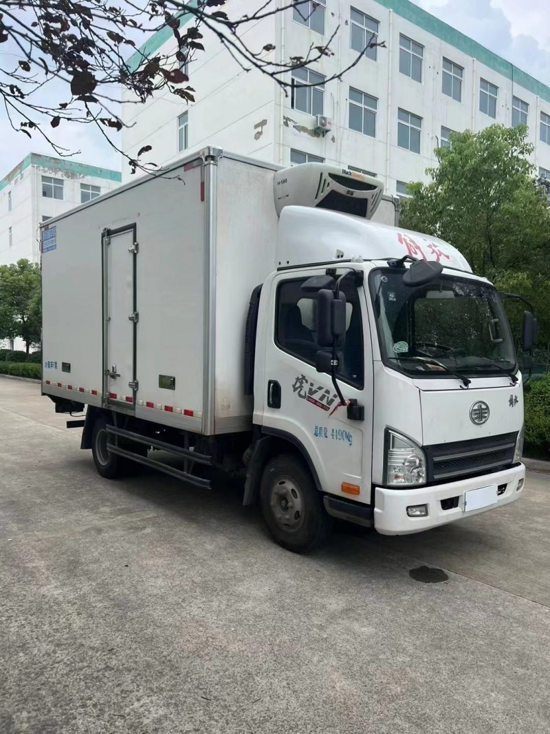 宿迁23年解放箱货J63