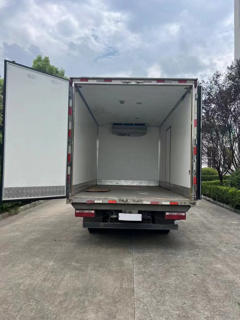 宿迁23年解放箱货J66